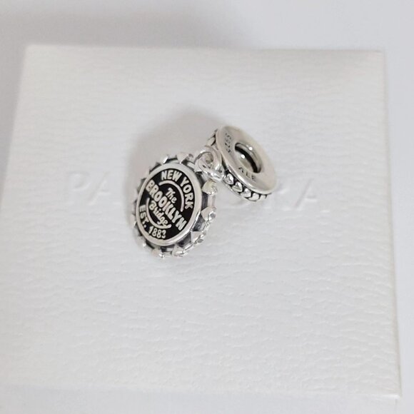 Pandora NEW YORK The BROOKLYN Bridge EST 1883 Exclusive Dangle Charm with box - Picture 4 of 6